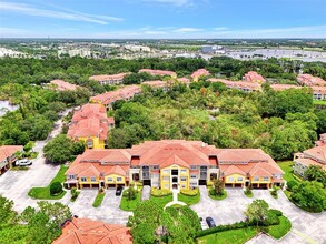 5551 Bentgrass Dr in Sarasota, FL - Foto de edificio - Building Photo