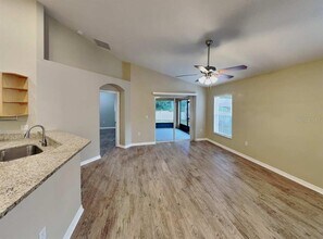 1805 Concord Dr in Apopka, FL - Foto de edificio - Building Photo