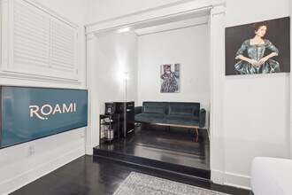508 Chartres St in New Orleans, LA - Foto de edificio - Building Photo