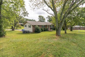 2344 Alice Bell Rd in Knoxville, TN - Building Photo - Building Photo
