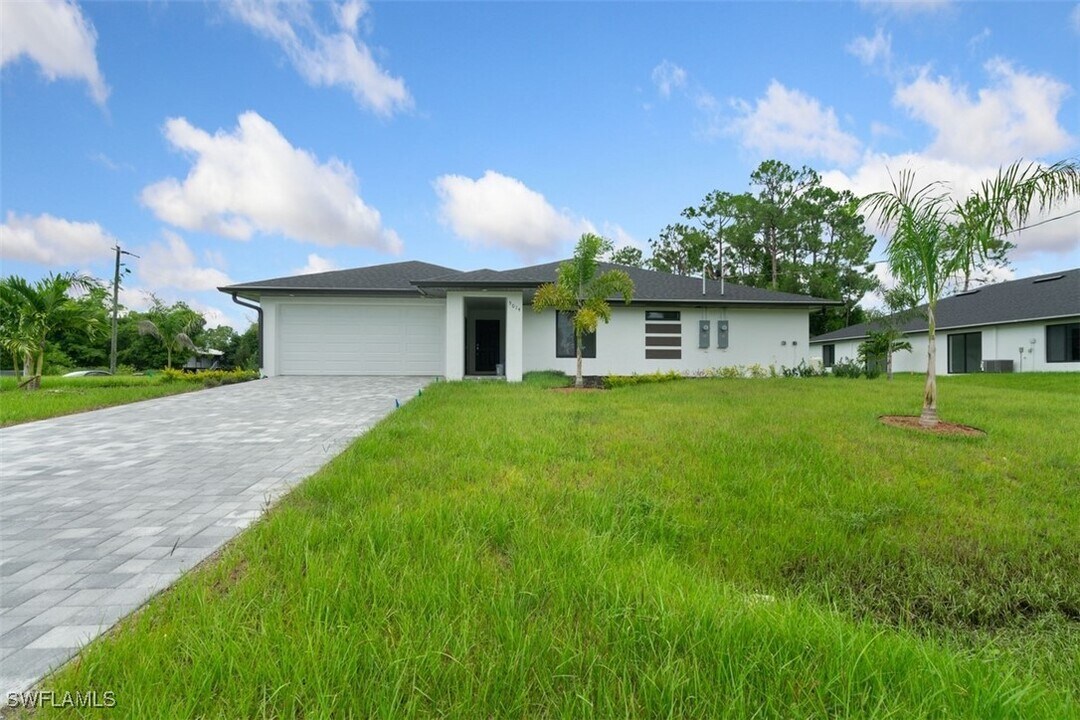 5014 28th St SW in Lehigh Acres, FL - Building Photo