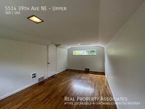5514 39th Ave NE in Seattle, WA - Building Photo - Building Photo