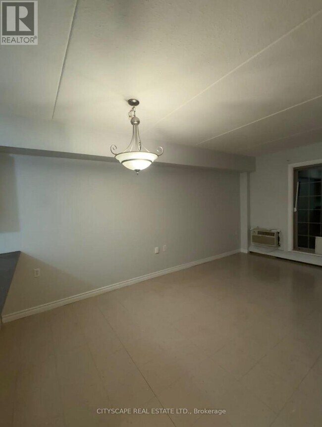 24 Harris Ave in Brantford, ON - Building Photo - Building Photo