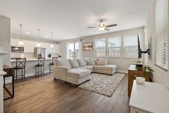 6212 E Bibi Dr in Fresno, CA - Building Photo - Building Photo