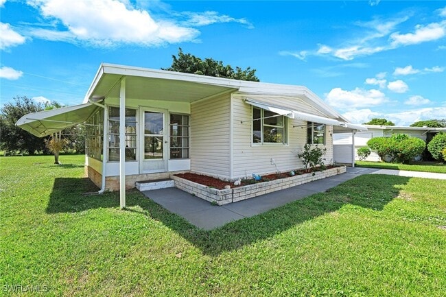 95 Lemans Dr in Naples, FL - Building Photo - Building Photo