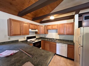 2001 Piute St in South Lake Tahoe, CA - Building Photo - Building Photo