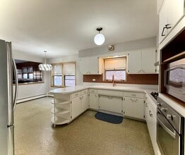 2631 N 74th Ave in Elmwood Park, IL - Foto de edificio - Building Photo