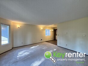 6711 S Monroe St in Tacoma, WA - Building Photo - Building Photo