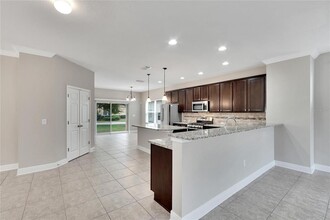 5320 Sagecrest Dr in Lithia, FL - Building Photo - Building Photo