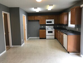 2194 Olympia Dr in Franklin, IN - Building Photo - Building Photo