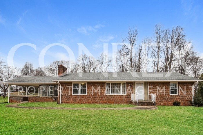 4900 Leinbach Dr in Winston-Salem, NC - Building Photo