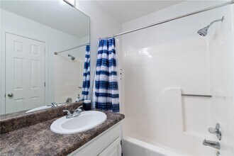 14813 Dutchmans Dr in Rogers, AR - Building Photo - Building Photo