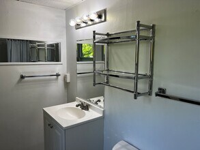 222 Douglas Ave in Kalamazoo, MI - Building Photo - Building Photo