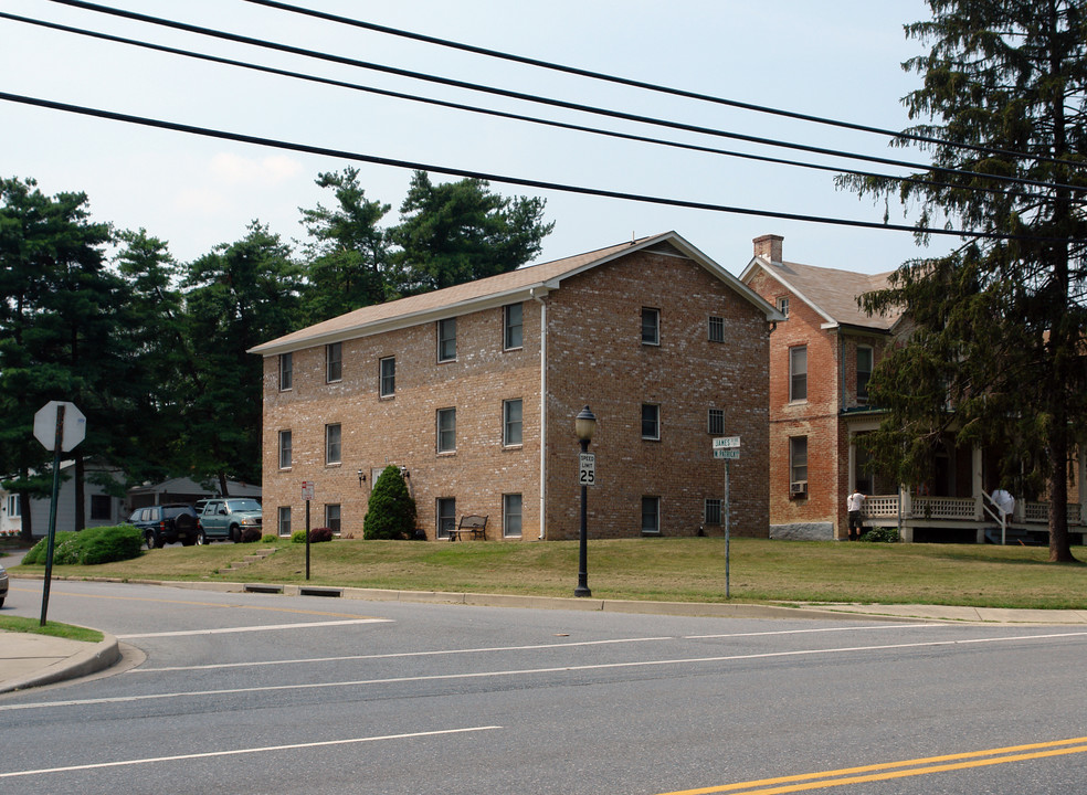 1 James St in Frederick, MD - Foto de edificio