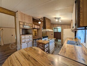 6511 Blue Springs Rd in Greenwood, FL - Building Photo - Building Photo