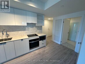 252 Church St in Toronto, ON - Building Photo - Building Photo