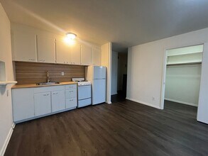 1936 Ford Parkway in St. Paul, MN - Foto de edificio - Interior Photo