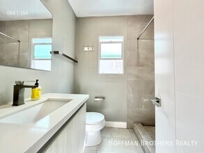 400 S Mariposa Ave in Los Angeles, CA - Building Photo - Building Photo