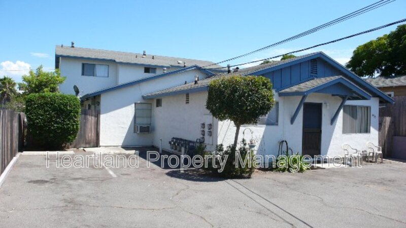 4965 Comanche Dr in La Mesa, CA - Foto de edificio