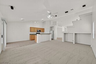 7504 Evening Falls Dr in Las Vegas, NV - Building Photo - Building Photo