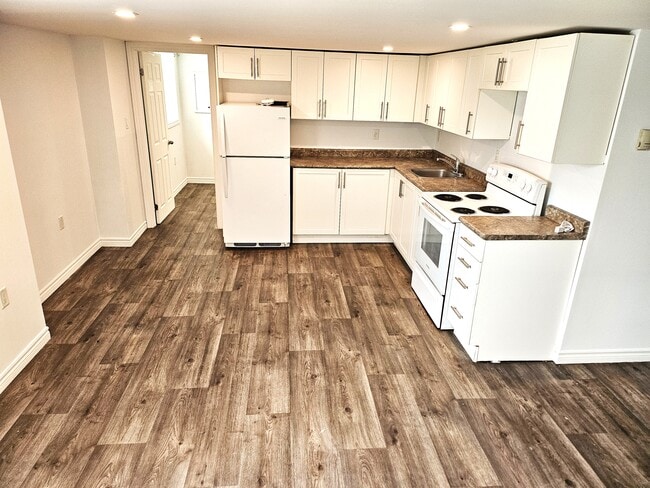 property at 8 Wellington St