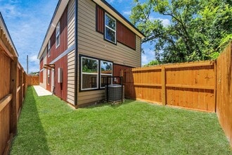 2322 Wavell St in Houston, TX - Building Photo - Building Photo
