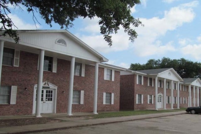 White Columns Apartments in Natchitoches, LA - Foto de edificio