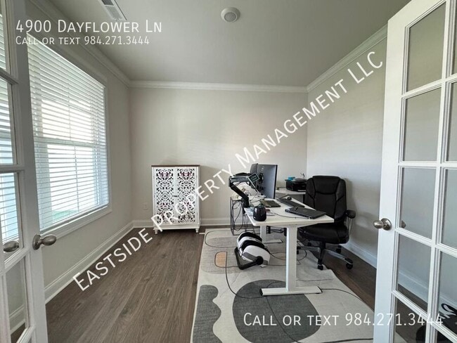 4900 Dayflower Ln in Fuquay Varina, NC - Building Photo - Building Photo