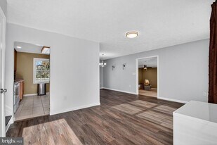 12720 Bar Oak Dr in Waldorf, MD - Building Photo