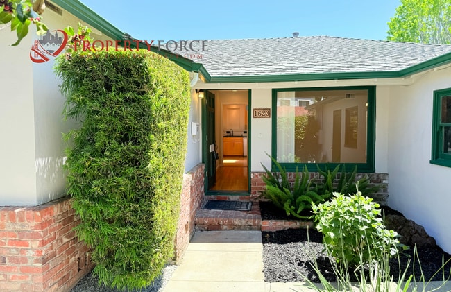 property at 1623 Howard Ave