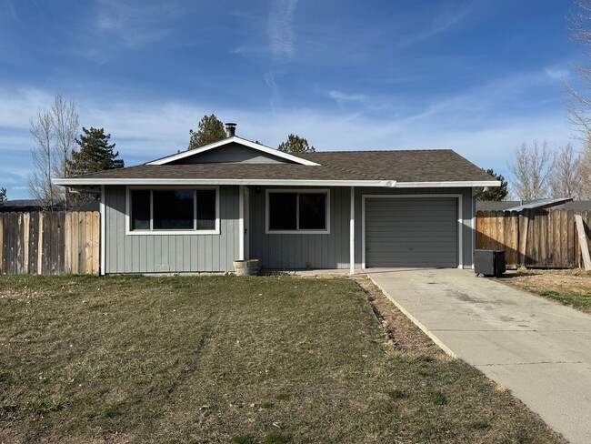 709-965-965 Willow St in Susanville, CA - Foto de edificio - Building Photo