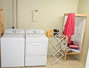 1635 Van Dyke Dr in Charlotte, NC - Building Photo - Building Photo