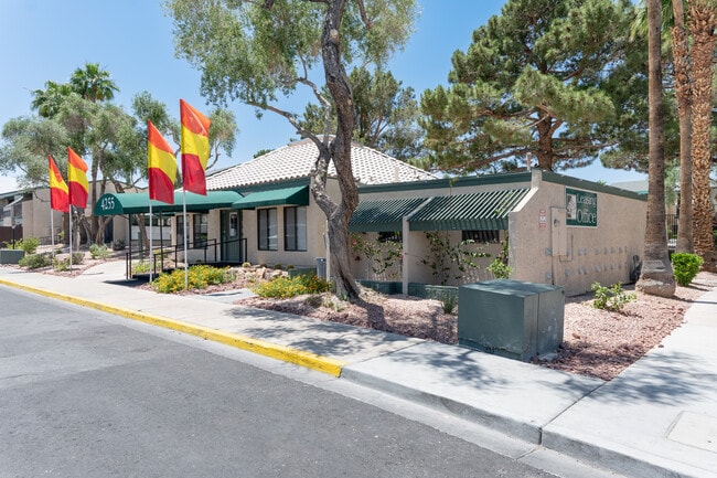 Tamarus Park Apartments