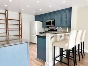 8432 Basin Cir in Huntington Beach, CA - Building Photo - Building Photo