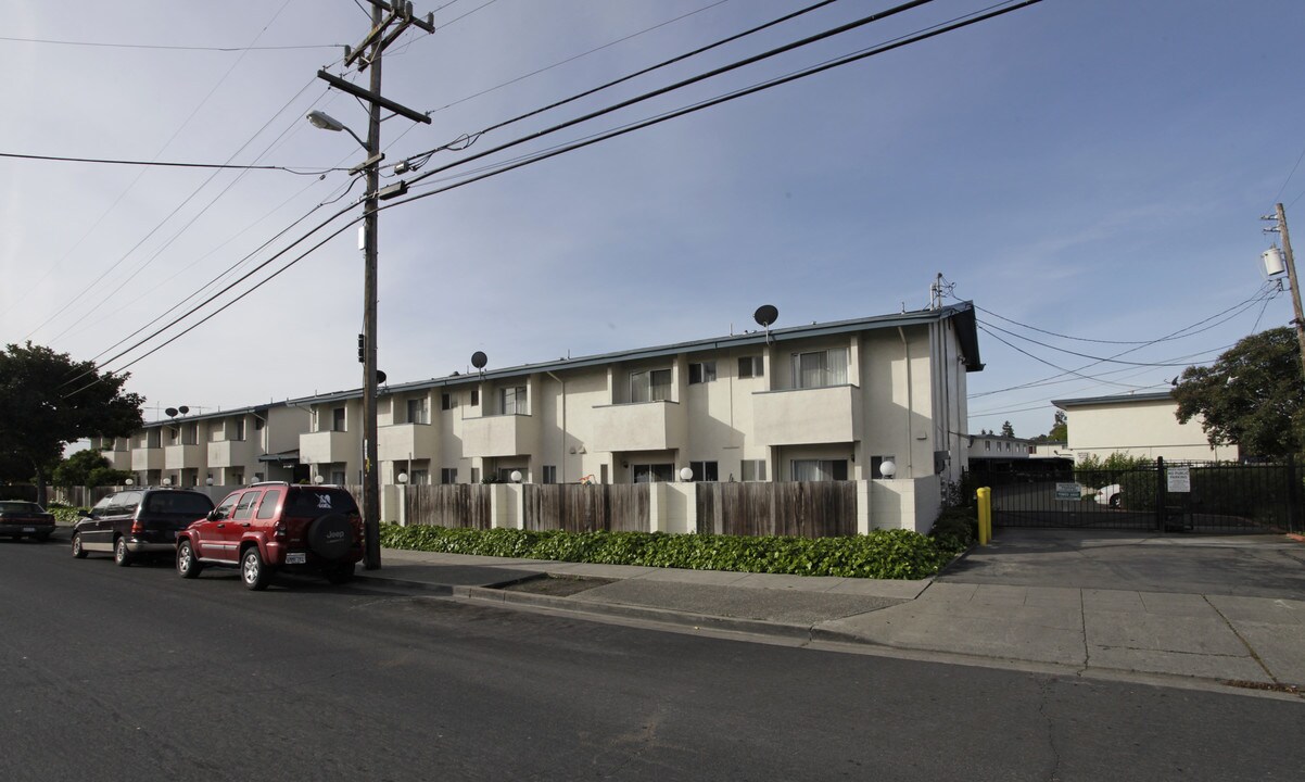 Orange Tree Apartments in Hayward, CA - Foto de edificio