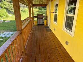 66 Stagecoach Rd in Sunapee, NH - Building Photo - Building Photo