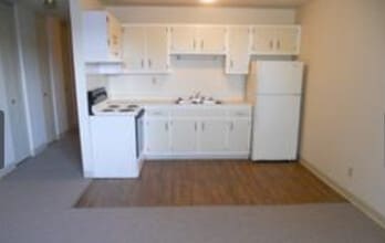 Spruce Manor Apartments in Indianapolis, IN - Building Photo - Building Photo