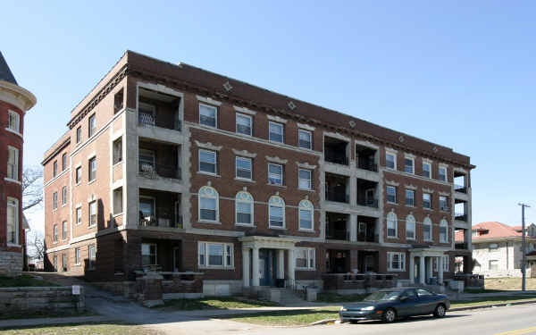 500-506 Gladstone Blvd in Kansas City, MO - Building Photo - Building Photo