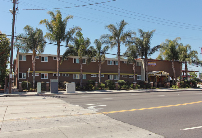 Lawndale Group Apartments in Hawthorne, CA - Building Photo - Building Photo