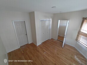 105 Easton Ave, Unit 1 in Waterbury, CT - Foto de edificio - Building Photo