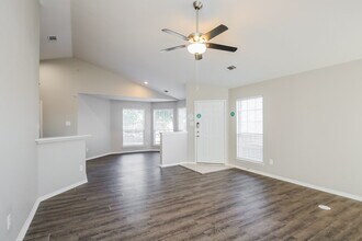 1125 Browntop St in Crowley, TX - Foto de edificio - Building Photo