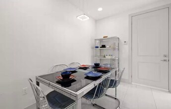 4243 Bougainvilla Dr in Lauderdale-by-the-Sea, FL - Building Photo - Building Photo