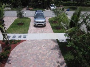 606 SW 10th St in Fort Lauderdale, FL - Building Photo - Building Photo