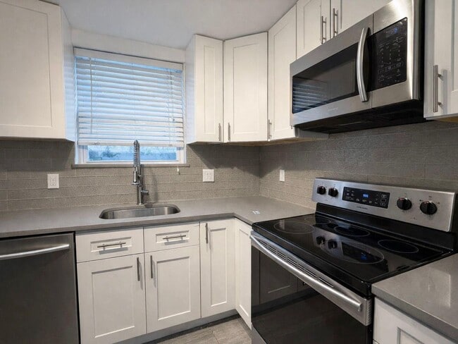 2244 Gerritt St in Philadelphia, PA - Building Photo - Building Photo