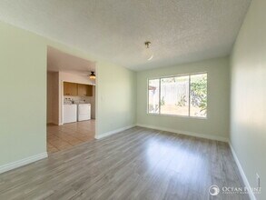 113 Camino Esplendido in Camarillo, CA - Building Photo - Building Photo