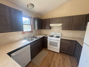 2314 Breton Rd SE in Grand Rapids, MI - Building Photo - Building Photo