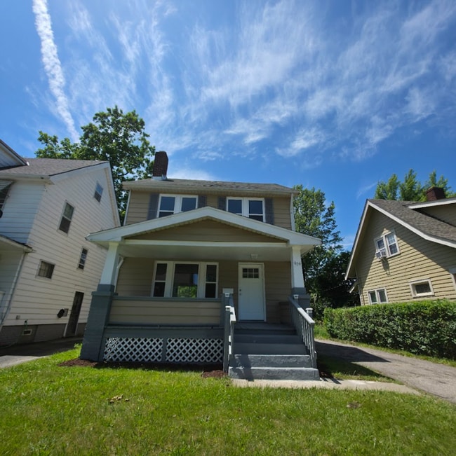 property at 904 Yellowstone Rd