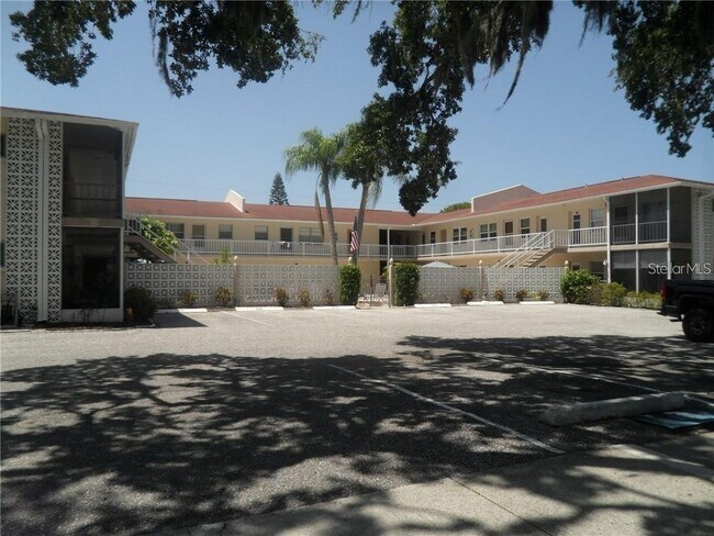 property at 509 W Venice Ave