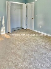240 Cumberland St-Unit -1 in Westbrook, ME - Building Photo - Building Photo