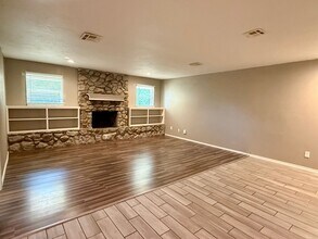 2902 Pine Ridge Rd in Oklahoma City, OK - Building Photo - Building Photo